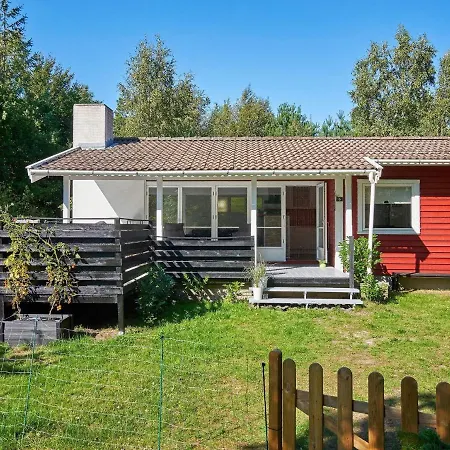 Szálloda 4 Person Holiday In Aakirkeby Vester Sømarken