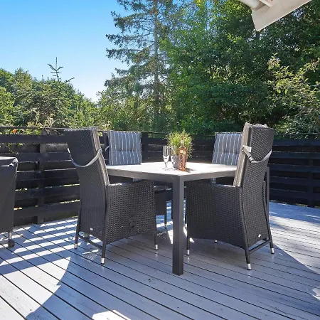 4 Person Holiday In Aakirkeby