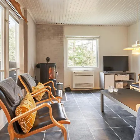 4 Person Holiday In Aakirkeby Vester Sømarken